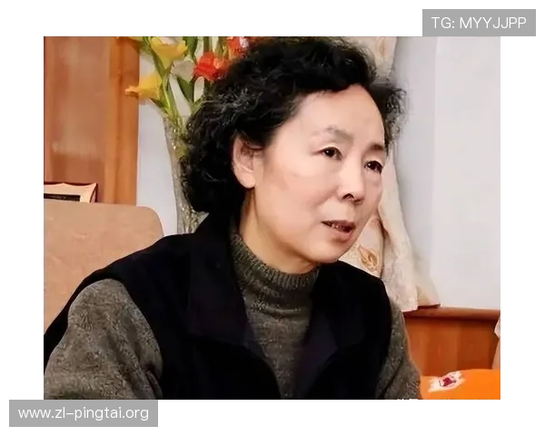 尊龙的个人资料信息汇总，包括出生日期、家庭背景及职业发展轨迹